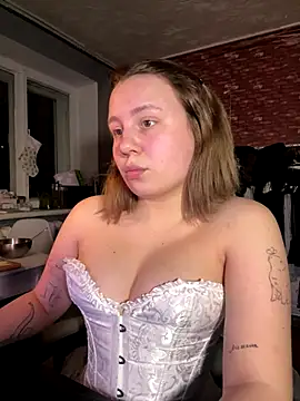 Annahylio online show from November 26, 8:10 pm