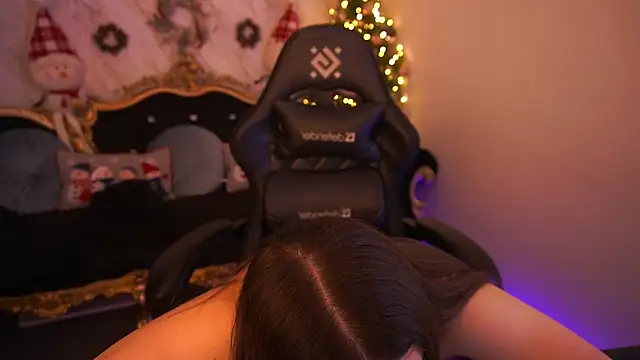 NaomiBaae online show from December 23, 12:03 am