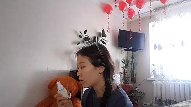 MollyTiger online show from November 27, 8:50 am