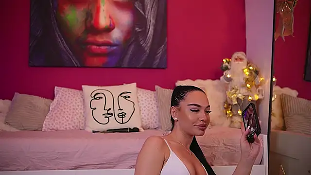 sashalorenzz online show from December 15, 4:40 am