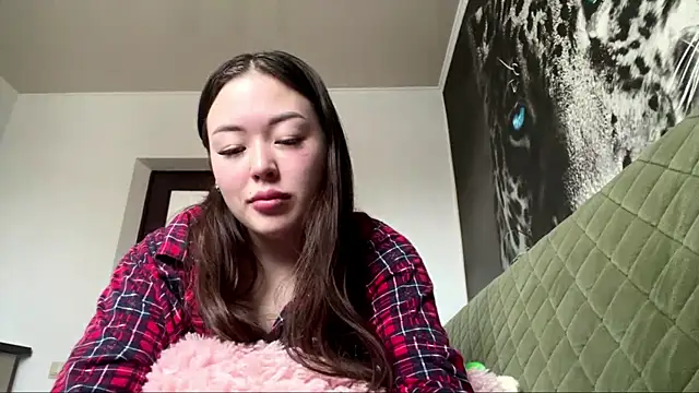 CurietHana1 online show from December 17, 4:27 am