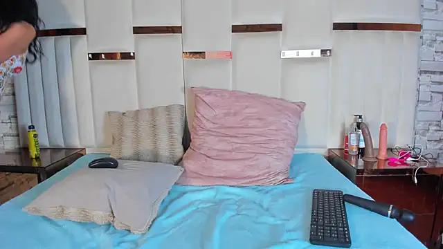 peachrouge online show from April 9, 6:19 am