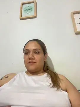 LoreinnFox online show from April 16, 3:51 am