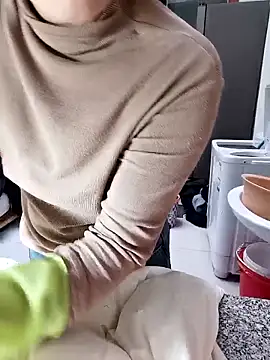 mimi2052 online show from December 1, 1:20 am