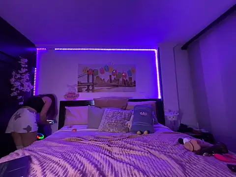 SweetMalory online show from March 5, 6:42 am