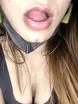 HONEY BEBS online show from February 14, 6:43 pm