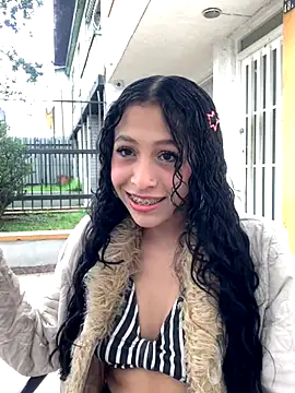 MiaScott Pink online show from January 7, 6:00 pm