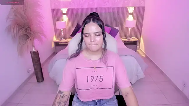 Allyson brown  online show from December 22, 7:39 pm