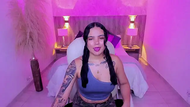 Allyson brown  online show from December 17, 8:02 pm