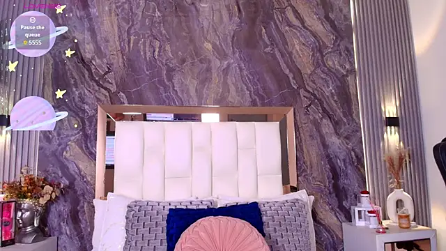 Caroline foster1 online show from December 17, 12:20 pm