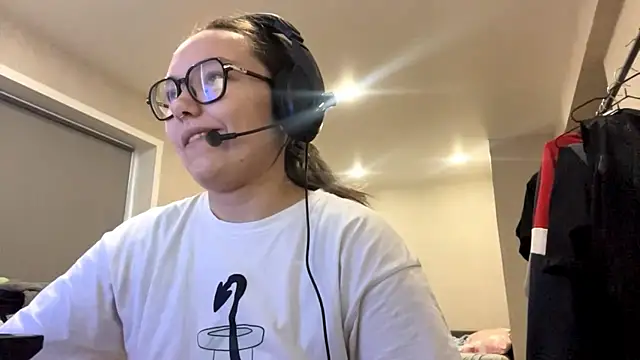 KerriMcbreen online show from December 3, 3:09 am