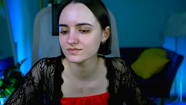 KateWillows online show from March 21, 6:07 am