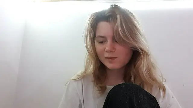 AlanaPostell online show from December 5, 12:39 pm