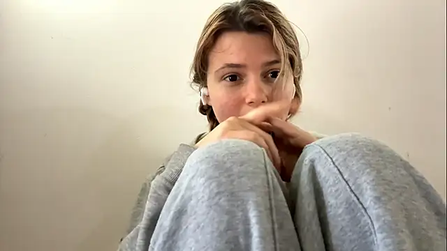 AlanaPostell online show from December 3, 1:13 pm