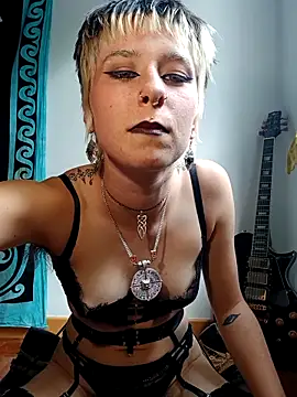AuroraAya online show from May 4, 3:49 pm