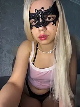 s4rah online show from February 23, 1:10 pm