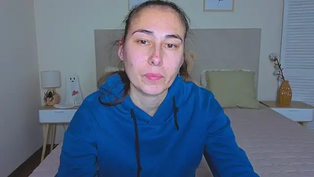 Olivia milf  online show from November 29, 7:18 pm