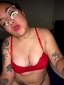 Lindalatina2001 online show from December 14, 11:32 pm