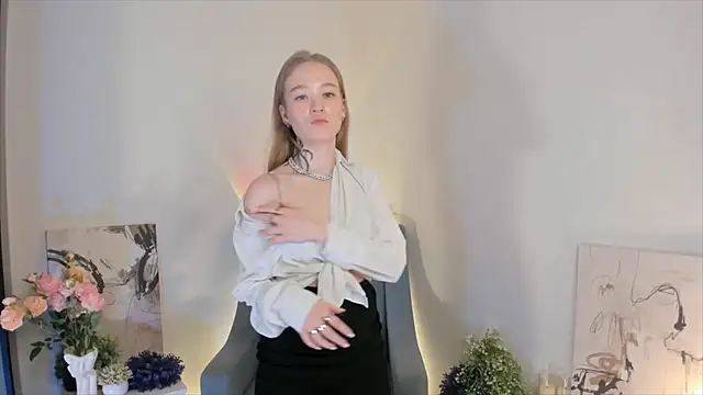 MaireLanda online show from December 18, 5:34 am