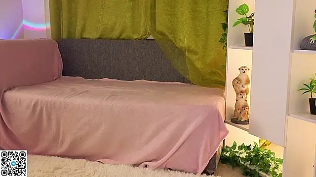 MatthewHoffis online show from April 19, 10:01 pm