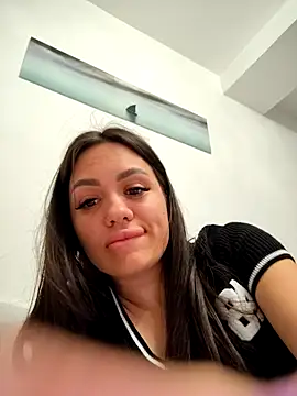 SiennaLuxexx online show from May 8, 6:32 pm