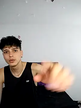 hottie couplee online show from February 15, 10:53 pm