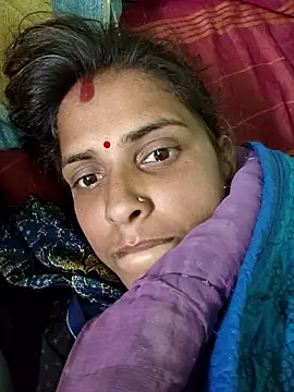 Hotgirl AN online show from January 9, 4:00 pm