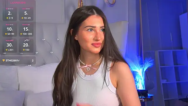 LisaDeviss online show from April 18, 1:02 pm