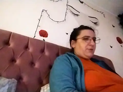 Dana92va online show from February 15, 6:18 pm