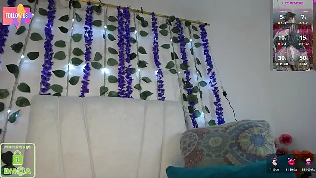 Mia Duque1999 online show from April 16, 9:39 pm