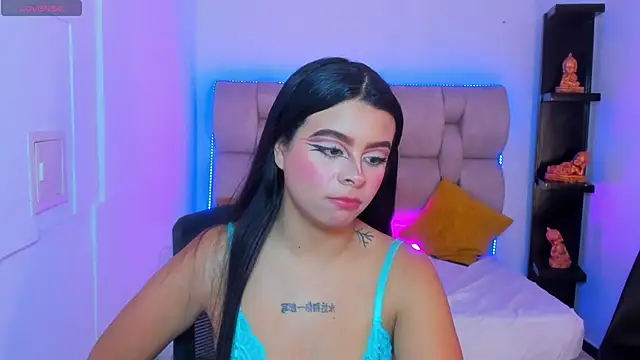 DakottaHilton online show from December 4, 9:59 pm