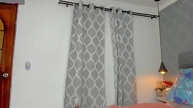 emilyy r online show from February 23, 7:13 pm