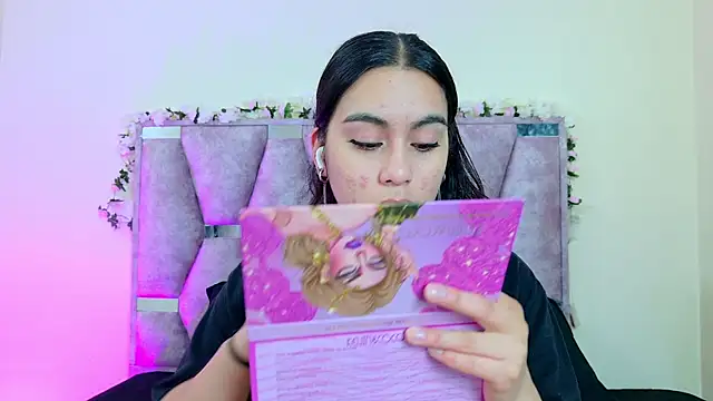 iris and damian online show from April 19, 5:24 pm