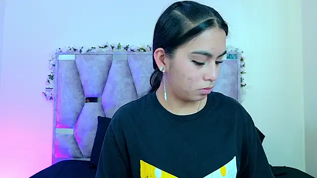 iris and damian online show from April 7, 5:15 pm