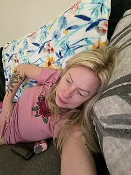 sinfulsara online show from February 12, 4:03 am