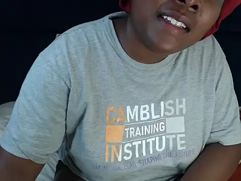 Queenyola69 online show from December 3, 8:17 am