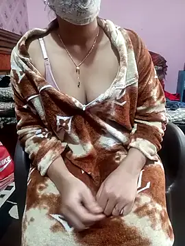 Tanya Sharma98 online show from December 18, 9:36 am