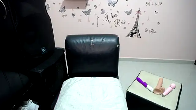 kyleeJill 17 online show from February 27, 11:15 pm