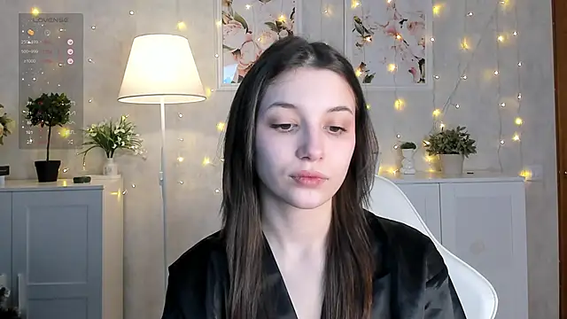 Bettyy Moore online show from December 14, 3:34 am