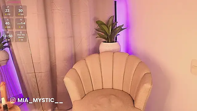 Mia mystic  online show from January 18, 1:18 pm