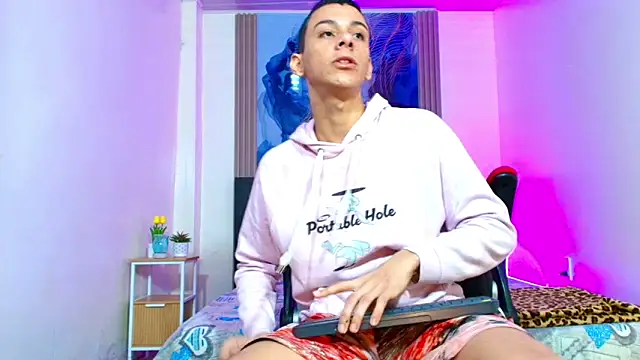 Valentina and sneider  online show from April 10, 10:27 pm