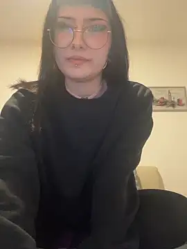 kiraquiin online show from December 17, 3:38 pm