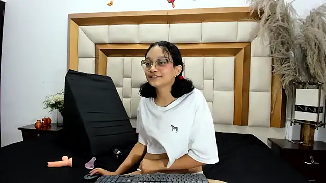 RebecaMarshall online show from February 16, 7:25 pm