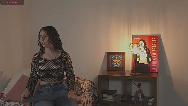 Estefania Velez online show from February 17, 2:33 am