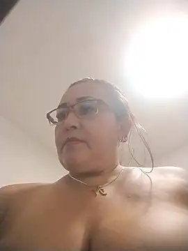 Nini Love  online show from March 25, 5:00 am