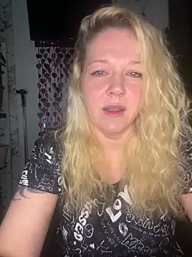 JenniferCarmen online show from February 18, 6:29 pm