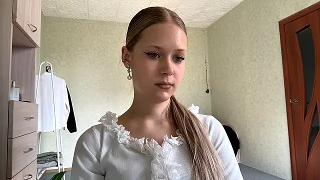 ZaidaSchwarten online show from March 11, 12:31 pm