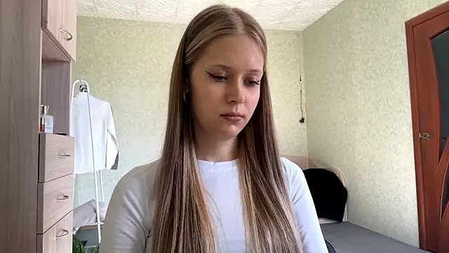 ZaidaSchwarten online show from March 23, 12:11 pm