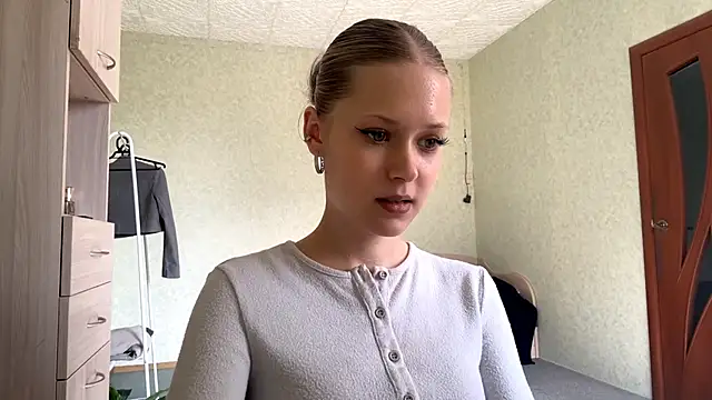 ZaidaSchwarten online show from March 27, 12:06 pm