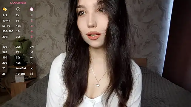 Qwami Amie online show from April 9, 9:26 am